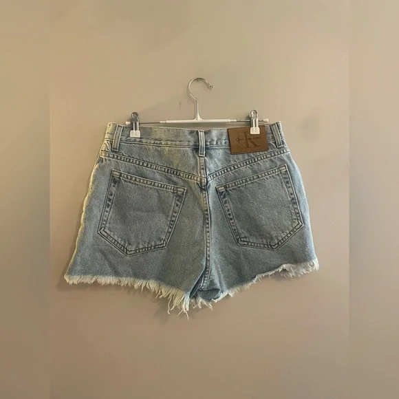 Vintage Calvin Klein Cut Off Denim Shorts Medium Wash - Picture 3 of 6